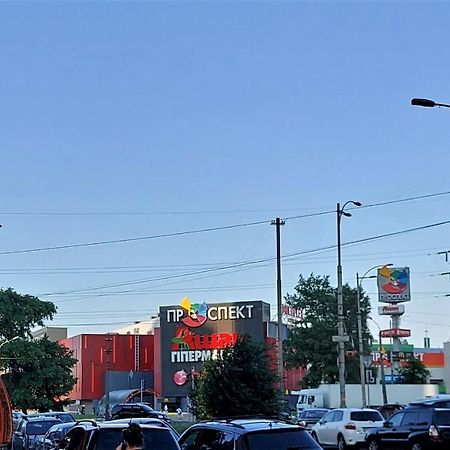 Просторі Апартаменти Kyiv Exterior photo